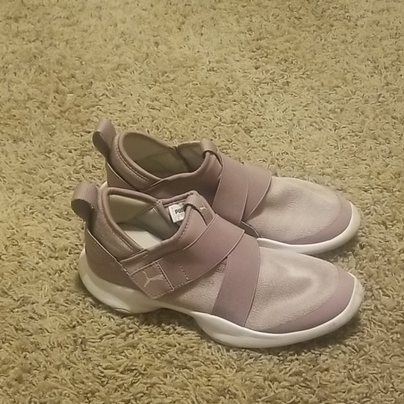 Puma Shoes - Puma purple joggers 6.5 EXCELLENT